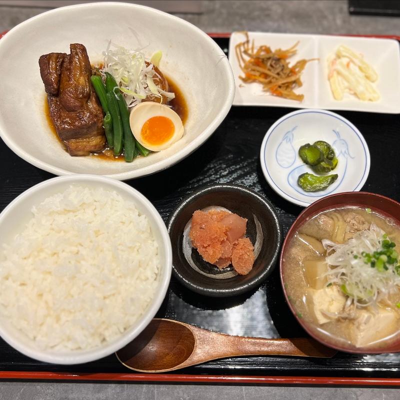 豚の角煮定食：豚汁＋明太子(酒と飯　たまる食堂)