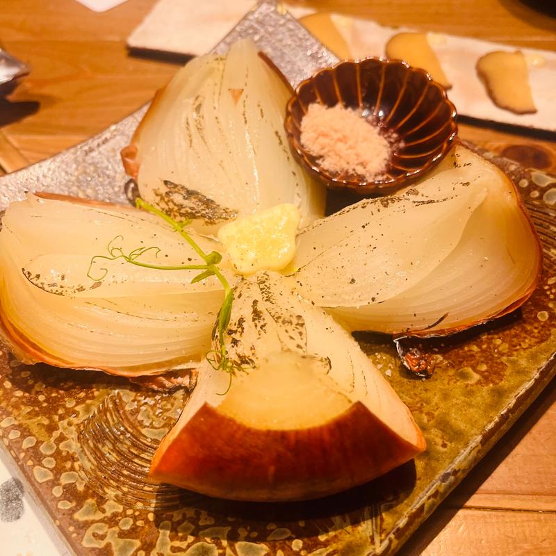 玉ねぎ丸蒸しバター(炭火焼き鳥 鶏尽)