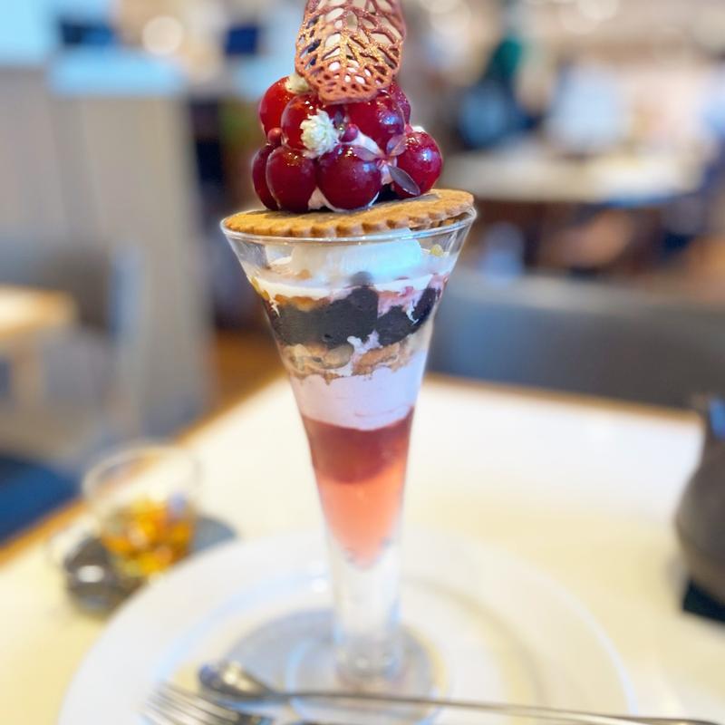 葡萄のサングリアパフェ(サロン ベイク アンド ティー NEWoMan新宿)