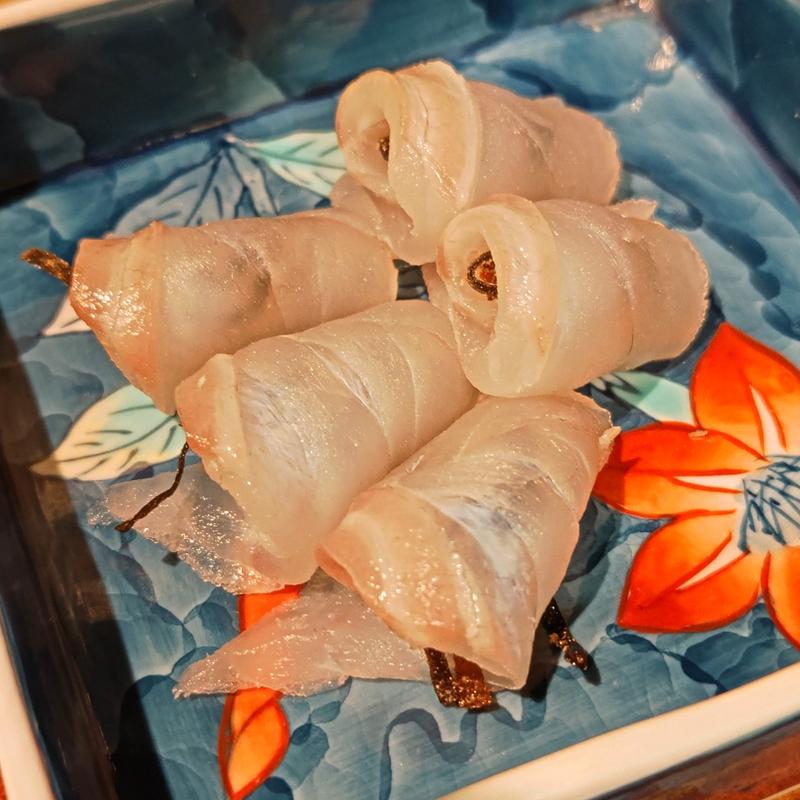 スズキこぶ巻き(魚参 横浜西口店)