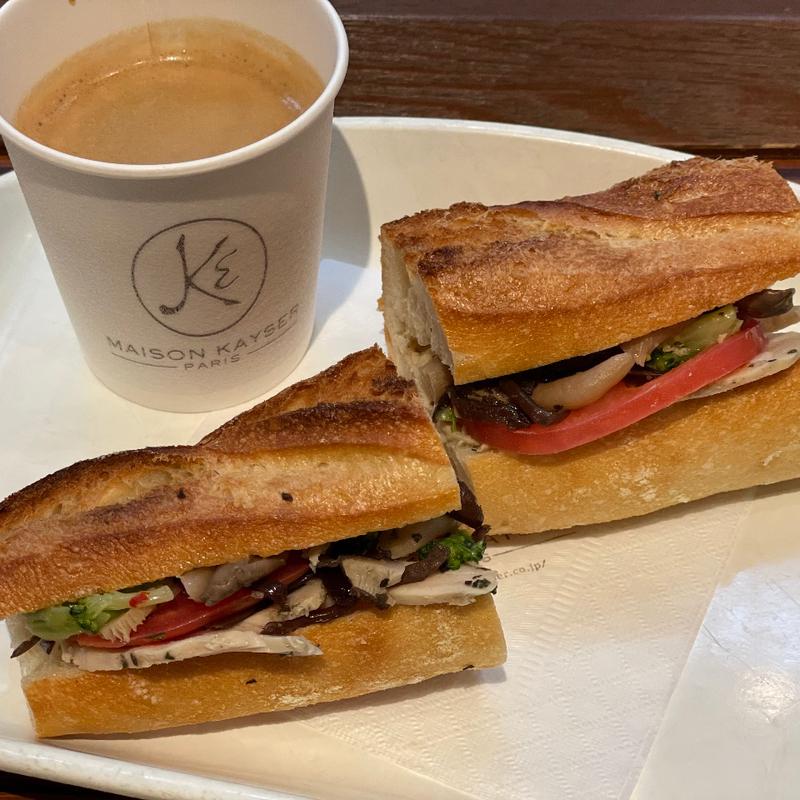 バジルチキンときのこのサンド(メゾンカイザー ボーノ相模大野店)