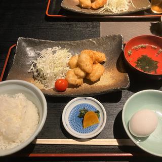 鶏カツ定食　卵かけご飯(さけのさかな )