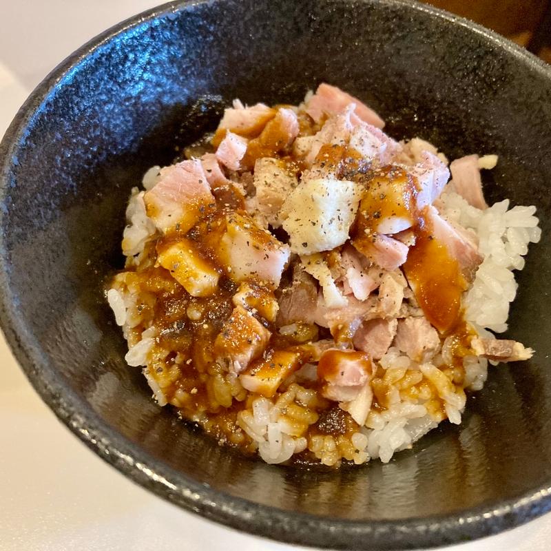 チャーシュー丼(鶏豚)