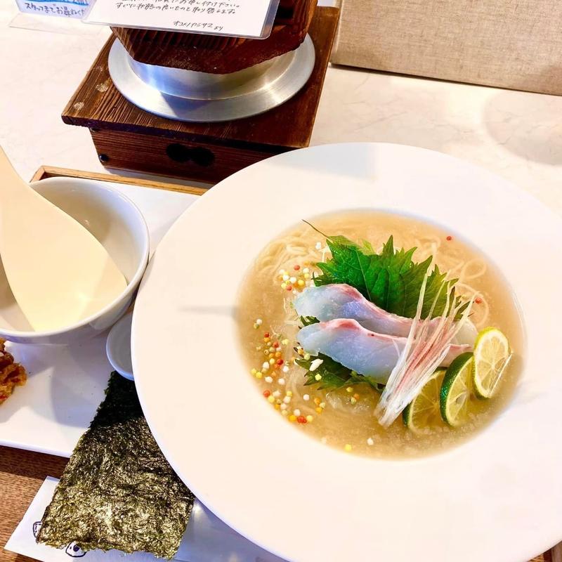 鯛冷やしラーメン 銀シャリ羽釜(オコメノカミサマ)