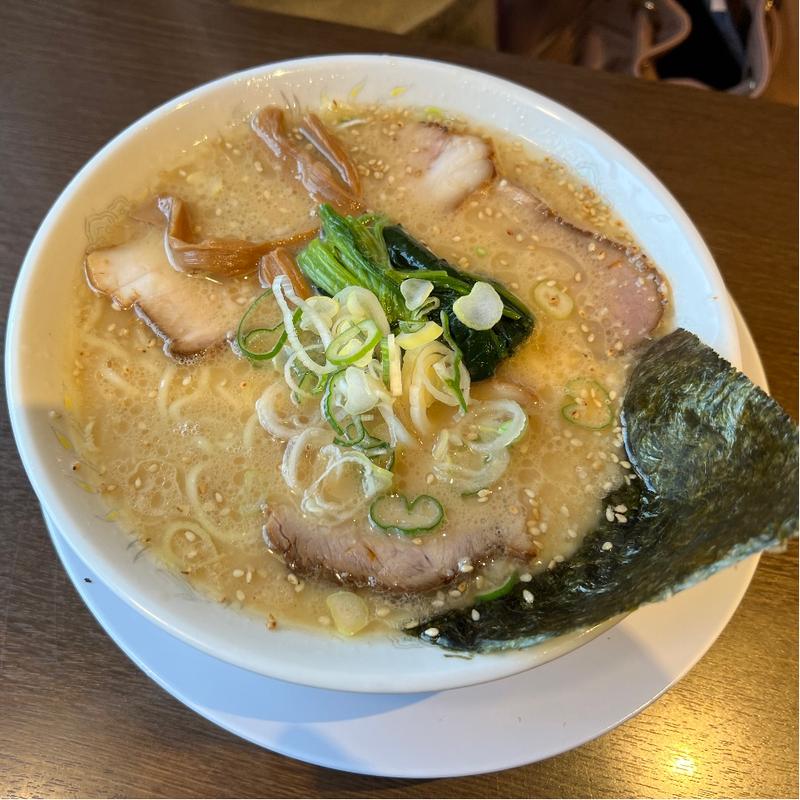 とんこつラーメン(にくまる)