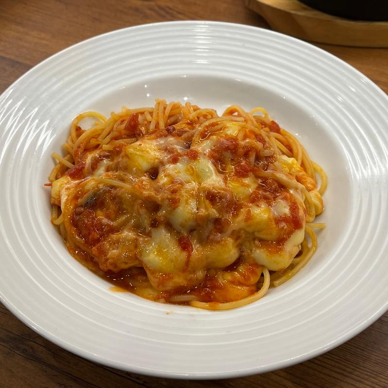 ダブルモッツァレラのトマトソースパスタ(オリーブの丘 東上尾店)