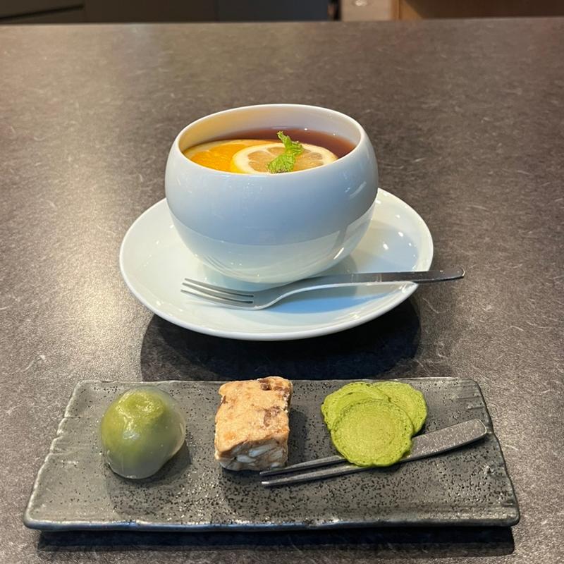 ウーロンフルーツティー(王德傳（ワンダーチュアン） コレド室町テラス 日本橋店)