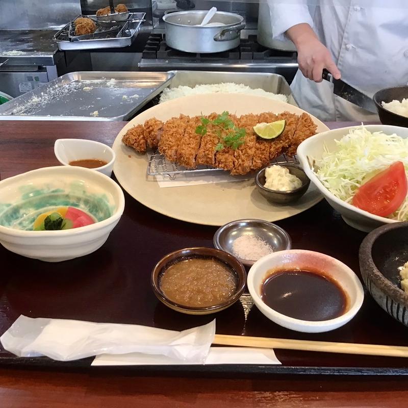 レボとん定食(とんかつrevolution)