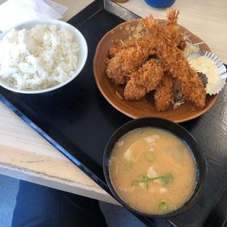 秋の海鮮フライ定食(かつや 横浜希望が丘店)