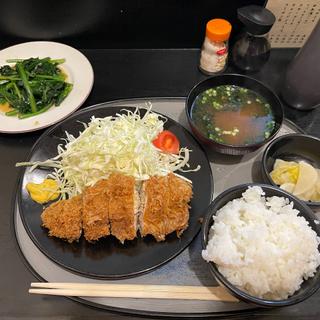 チーズカツ定食(とんかつ 松永)