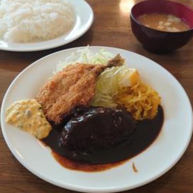 デラックスランチ(アジフライとハンバーグ)(洋食 大かわ （オオカワ）)