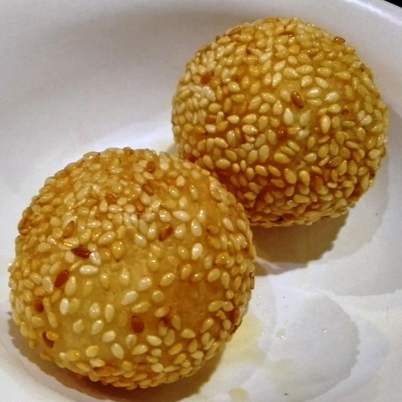 ゴマ団子(味仙中華料理)