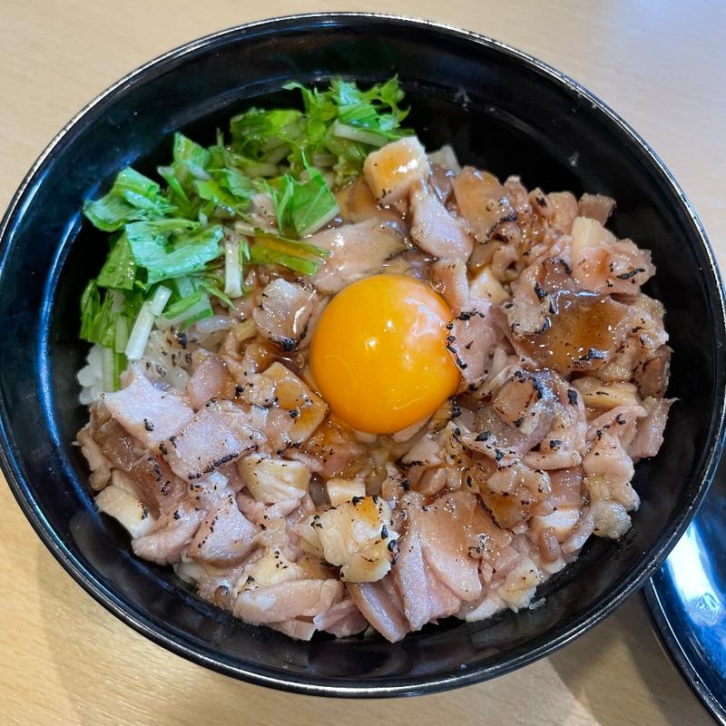 炙り肉丼(地鶏と金目鯛 中華そば 兜)