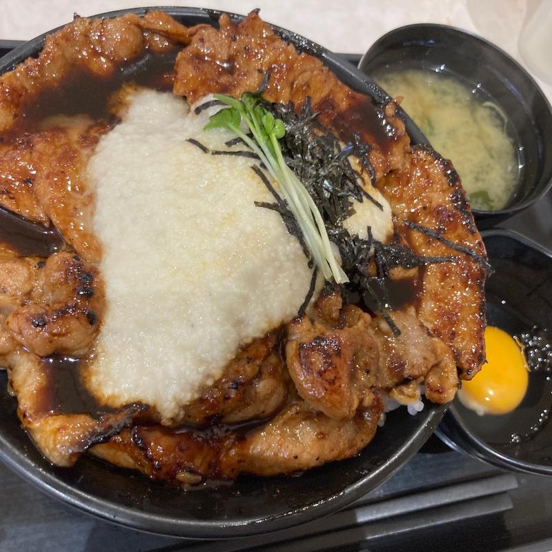 肉盛北海道月見すた丼(伝説のすた丼屋 ｱﾘｵ橋本店)