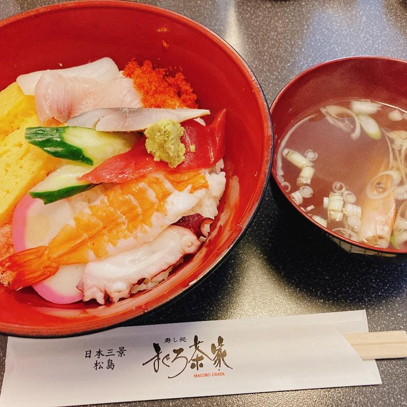 海鮮ちらし丼(まぐろ茶家 松島店 )