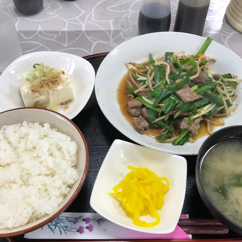 ニラレバ定食(なすや)