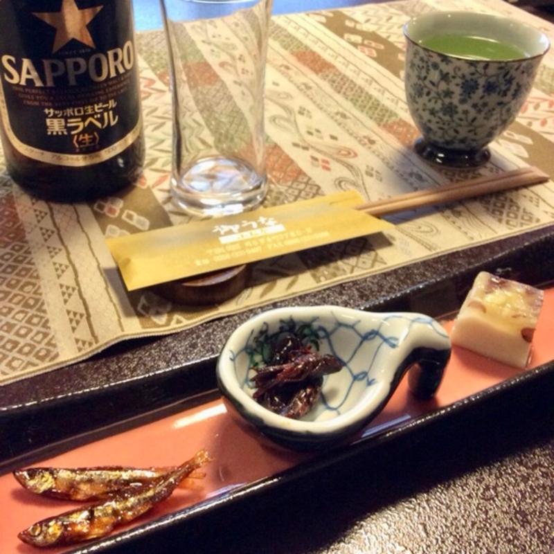 御うな丼の前菜と瓶ビール(御うな小松屋 )