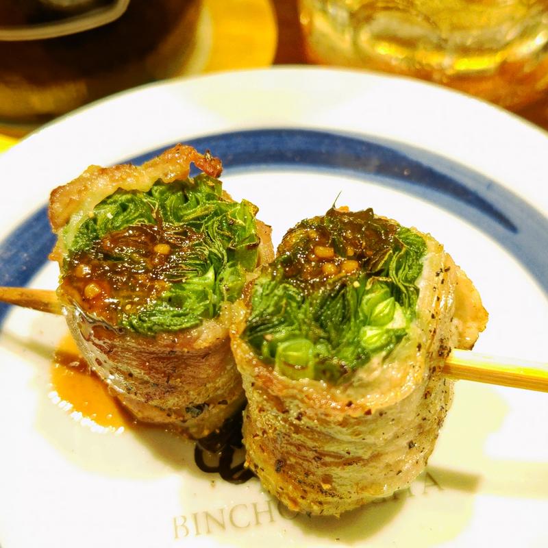 ニラ豚バラ巻き(炭火焼専門店 オオギヤと宇奈とと 新杉田駅前店)