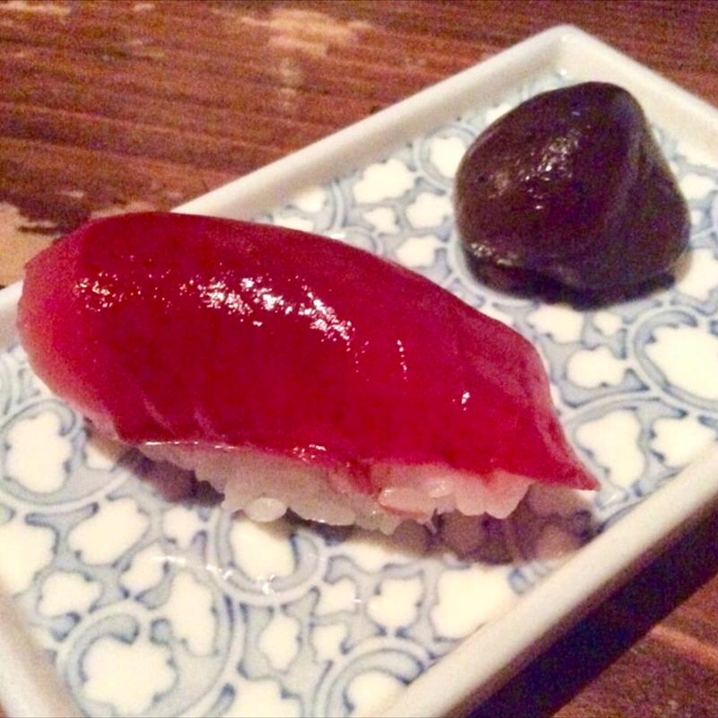 お通し(寿司とこんにゃく)(あて 煮込 肴 市ヶ谷)