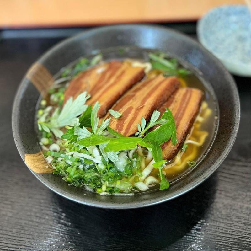 三枚肉そば(おきなわそば ヨネハマ)