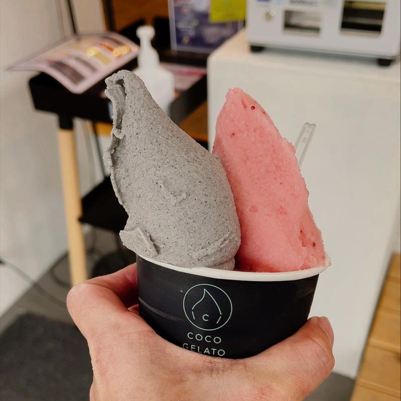 黒ゴマ　木苺のジェラード(ココジェラートサッポロ)