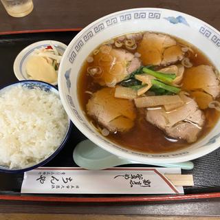 チャーシュー麺+半ライス(ちんや食堂 )