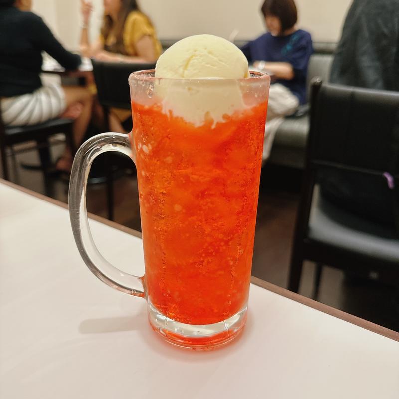 ストロベリーフロート(ノアカフェ 銀座店)