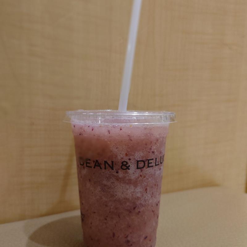 巨峰と無花果のジュース(DEAN & DELUCA カフェ 成田空港第１ターミナル)