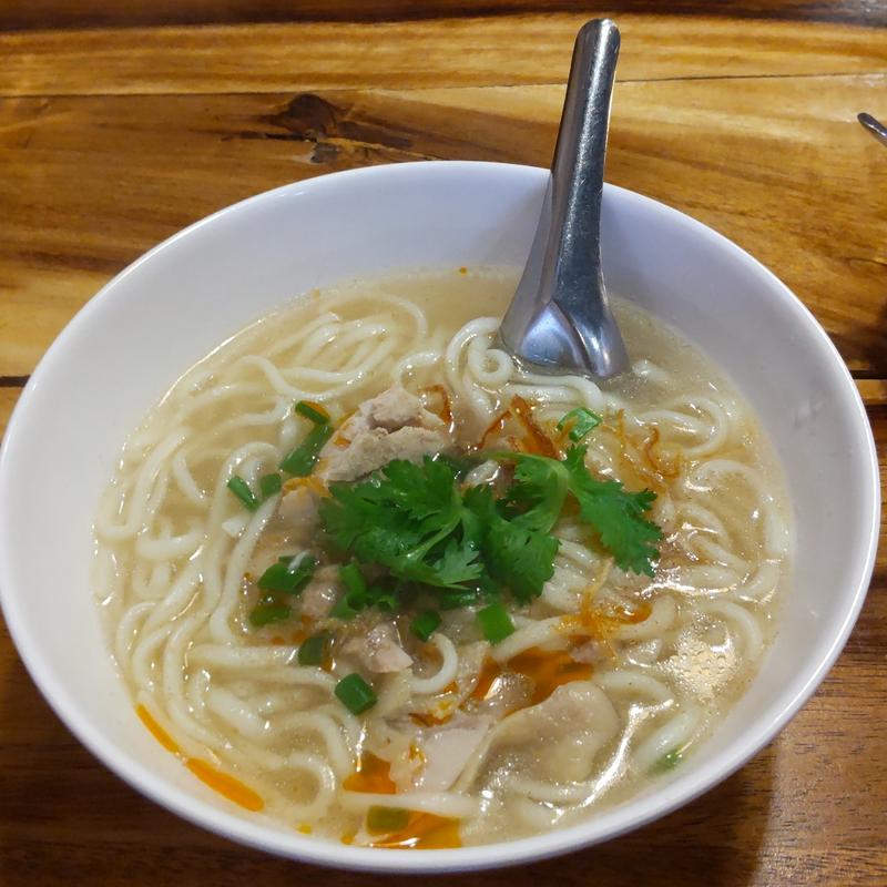 カオピヤップ(サバイディー タイ&ラオス料理)