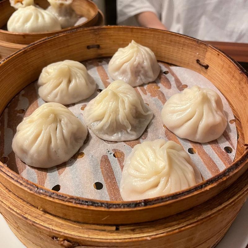 南翔点心セットの小籠包、小籠包(南翔饅頭店 ミッドランドスクエア店)