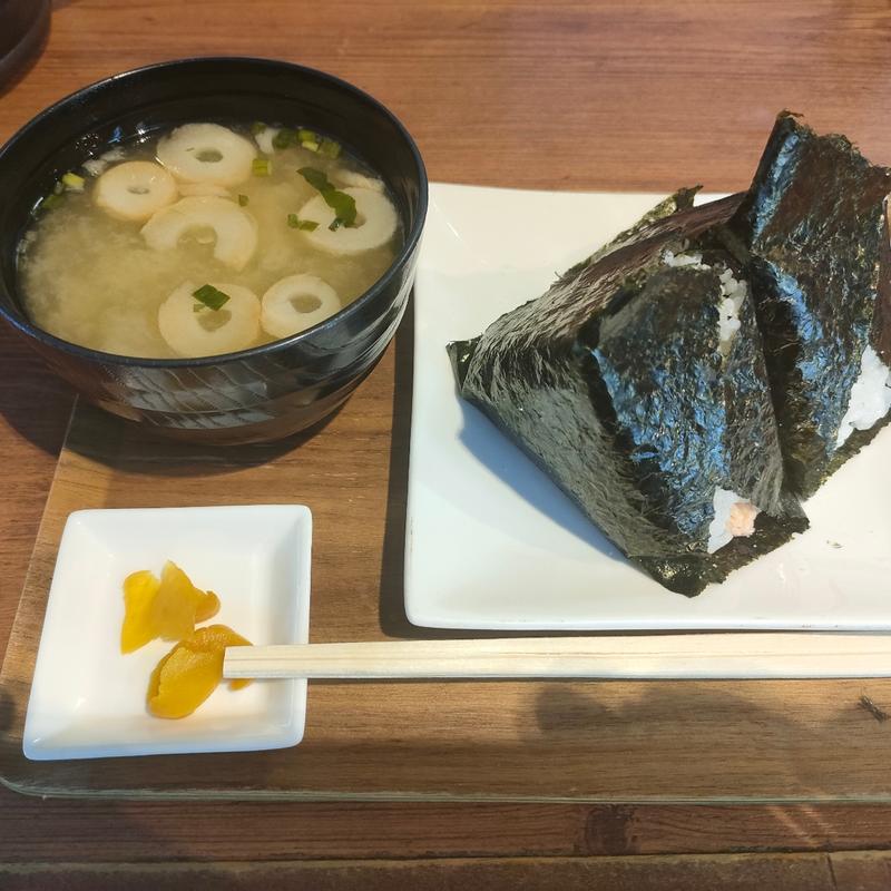 おにぎり(にぎり米 （ニギリマイ）)