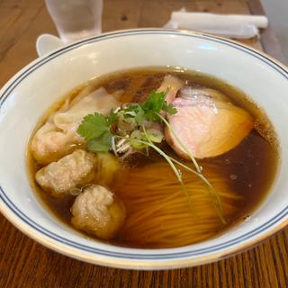 わんたん入り醤油らぁ麺(Ramen FeeL)