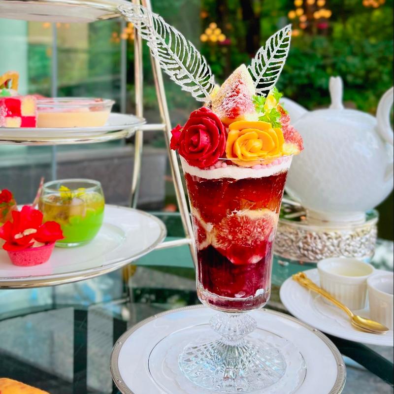 無花果とモンブランローズパフェ(ウェスティンホテル大阪 ロビーラウンジ )