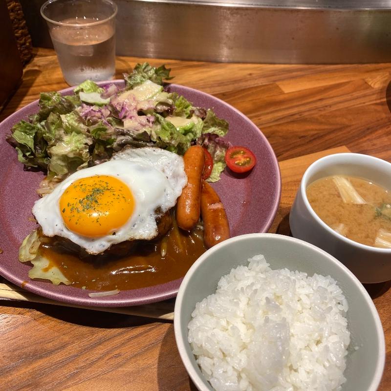 和牛ハンバーグ自家製デミグラスソース＋ソーセージ(グリル プランチャ （Grill Plancha）)