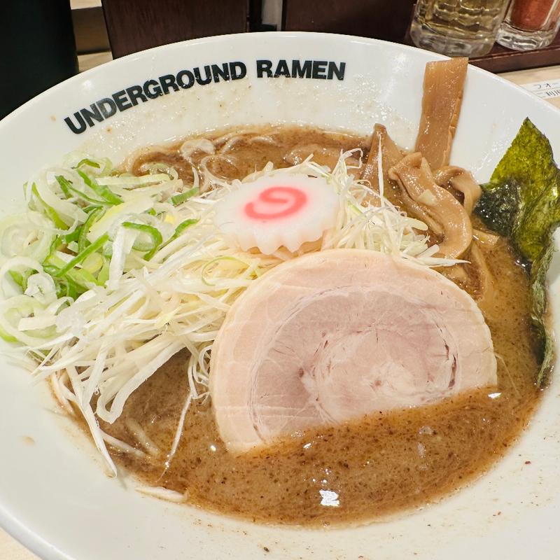 濃厚ラーメン(UNDERGROUND RAMEN 頑者 コクーンシティ店)