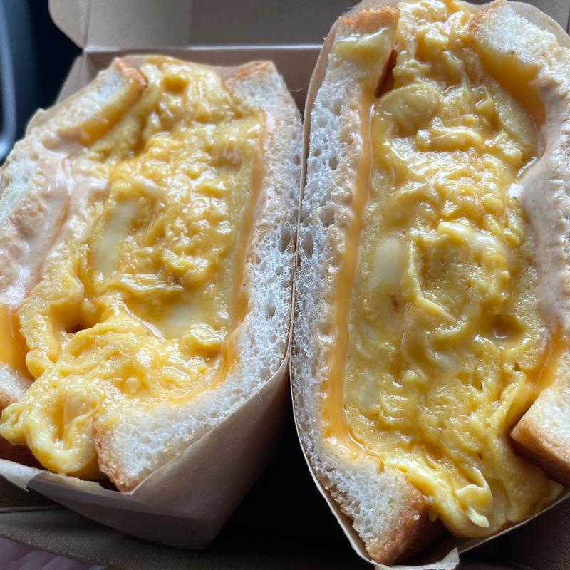 オムレツサンド(つばめパン&Milk 名駅店)