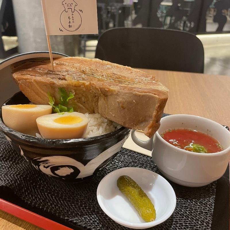 とろける笑顔の角煮丼(豚バラ約400g)(道頓堀 かつ丼 ちよ松 阿倍野フープ出張所)