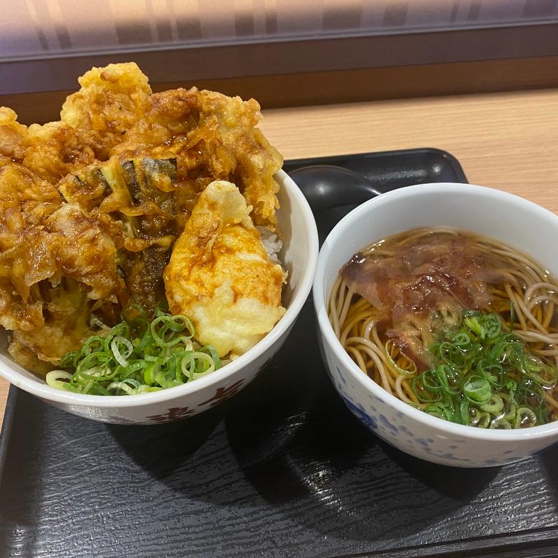 特製味噌だれ 鶏天丼(鶏天3個、ナス天、まいたけてん、温玉天)温ミニそば(天すけ イオンモール東員店)