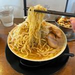 けにじろう 野菜トッピング 背脂増し 太麺バージョン(らーめん 源次郎)