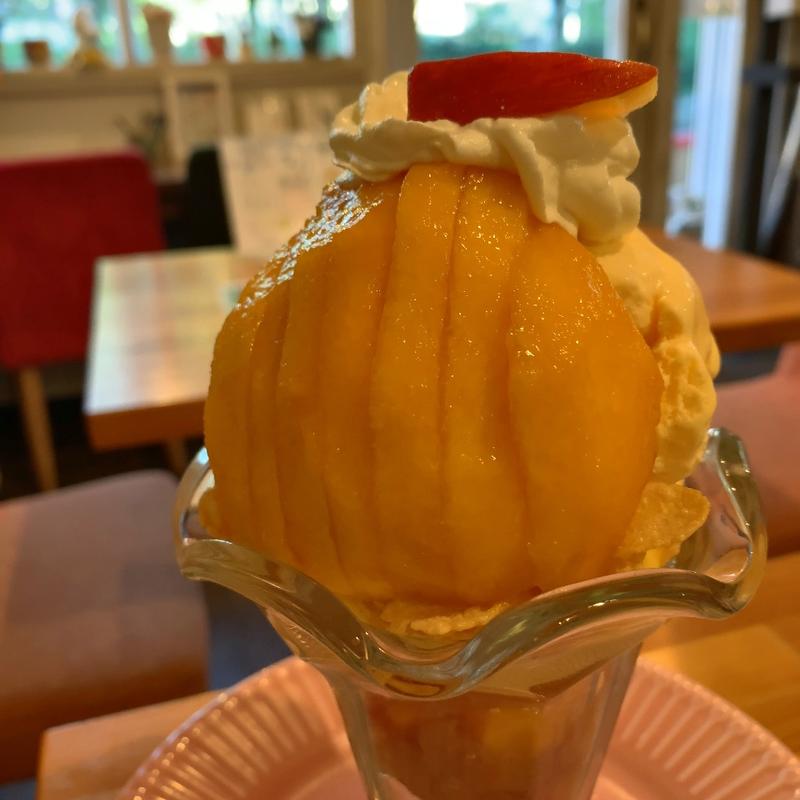 モモパフェ(カフェはなはな)