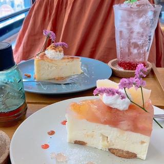 ケーキセット(niji cafe （ニジ カフェ）)
