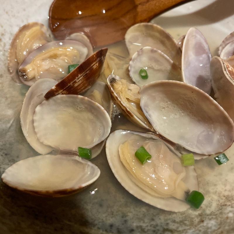 アサリの酒蒸し(鳥利久 品川グランドセントラルタワー店)