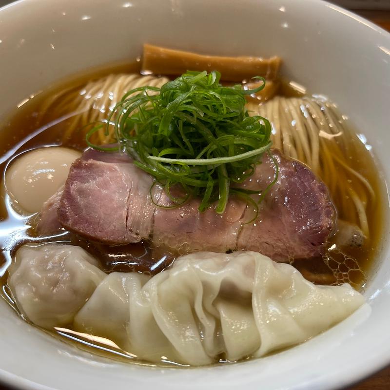 肉わんたん醤油そば（味玉トッピング）(ユナイテッド ヌードル アメノオト)