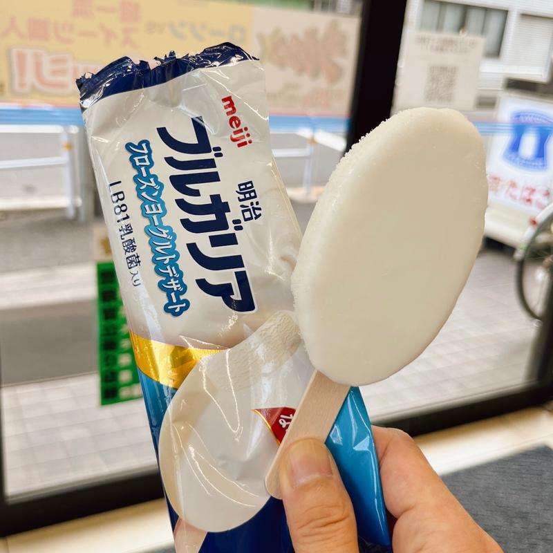 明治ブルガリアフローズンヨーグルトデザート(ローソン 品川駅中央口店)