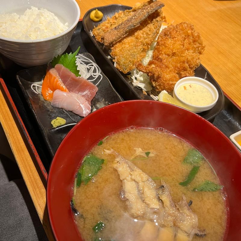 アジフライ、ホタテフライ定食(四ツ谷 魚一商店)