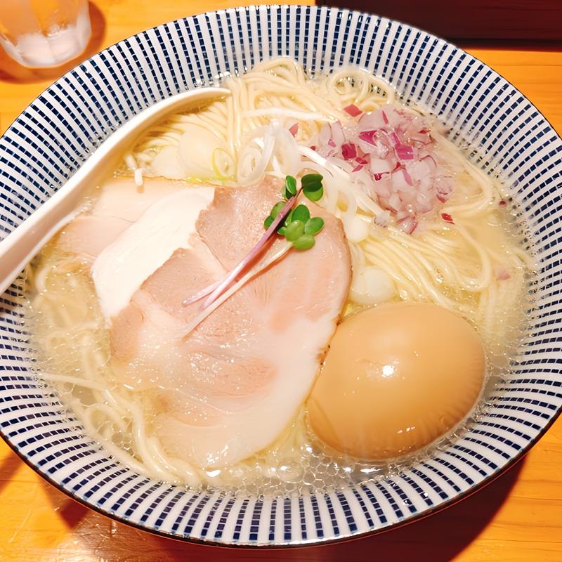 味玉入り中華そば(白)(貝だし麺きた田)