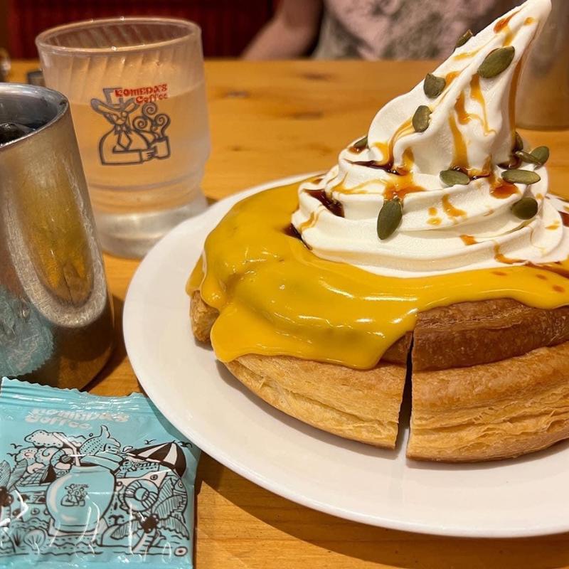 お月見シロノワールパンプキン(コメダ珈琲店 新宿三丁目店)