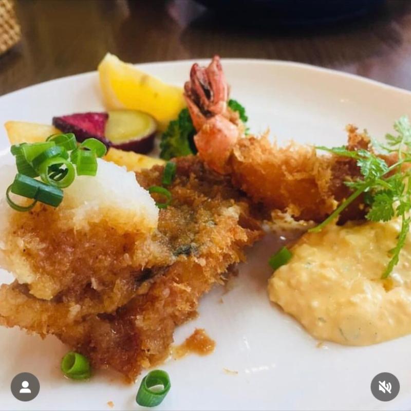 アジフライとエビフライ(洋食屋 青空 （ヨウリョクヤ アオゾラ）)