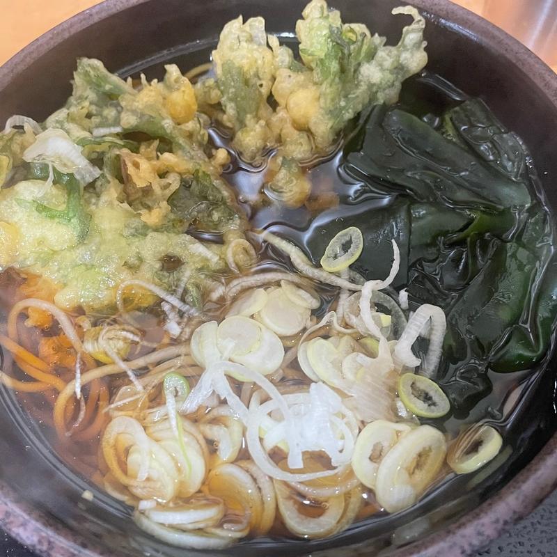 かけそば+春菊天(そば処　味の里 （そばどころ あじのみのり）)