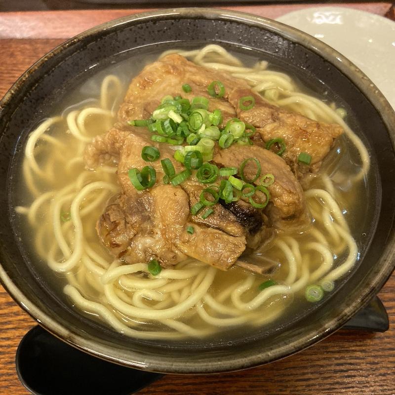 ソーキそば(沖縄そば 芭蕉庵)